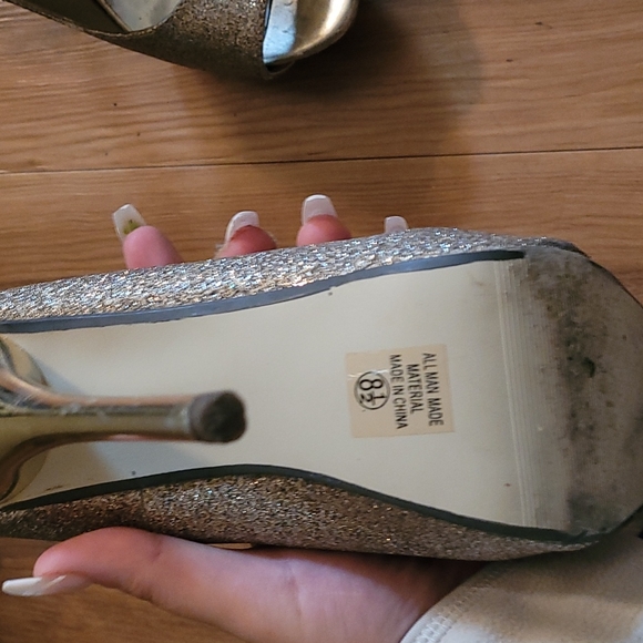 Heels - Picture 2 of 2